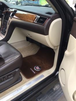 Коврики в салоне Cadillac Escalade