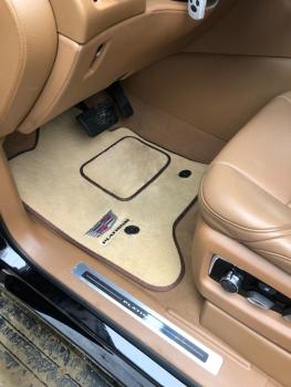 Коврики в салоне Cadillac Escalade