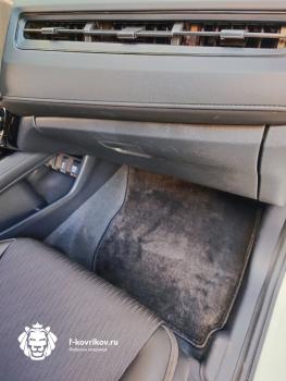 Коврики в салоне Honda Vezel