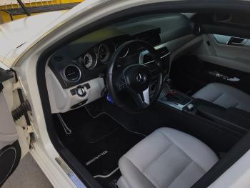 Коврики в салоне Mercedes w204