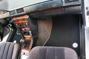 Коврики в салоне Mercedes w124