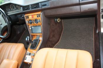 Коврики в салоне Mercedes w124