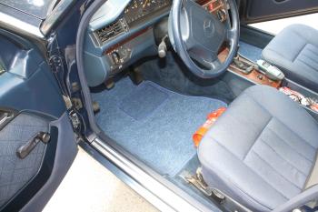 Коврики в салоне Mercedes w124