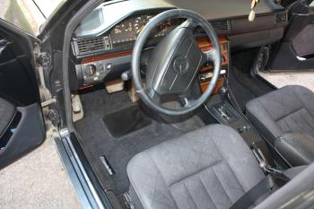 Коврики в салоне Mercedes w124