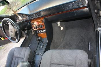 Коврики в салоне Mercedes w124