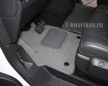 Коврики в салоне Peugeot Traveller