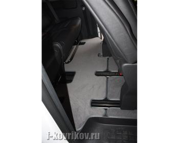 Коврики в салоне Peugeot Traveller