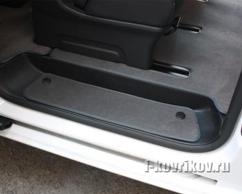 Коврики в салоне Peugeot Traveller