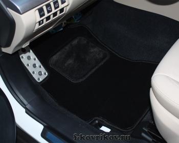 Коврики в салоне Subaru Outback 2017