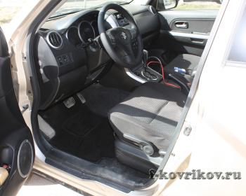 Коврики в салоне Suzuki Grand Vitara