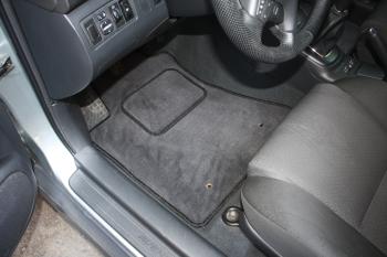 Коврики в салоне Toyota Avensis 04-08