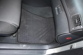 Коврики в салоне Toyota Avensis 04-08