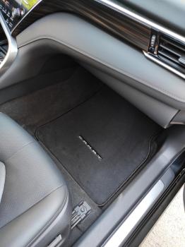 Коврики в салоне Toyota Camry v70