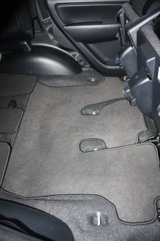 Коврики в салоне Toyota Fortuner