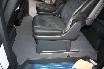Коврики в салоне Volkswagen Multivan T6