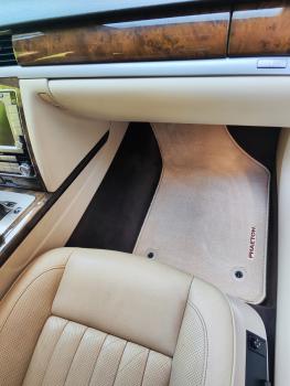 Коврики в салоне Volkswagen Phaeton