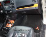 Ковркии в салоне Mitsubishi Pajero 4